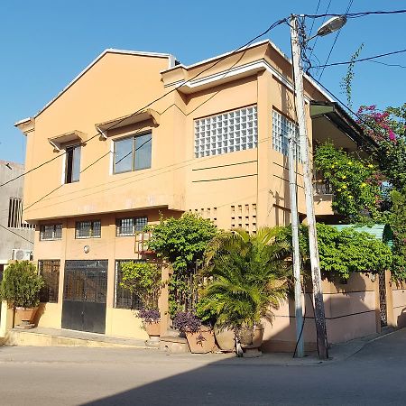 Appartements Chez Leo Brazzaville Buitenkant foto
