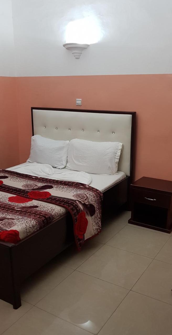 Appartements Chez Leo Brazzaville Buitenkant foto
